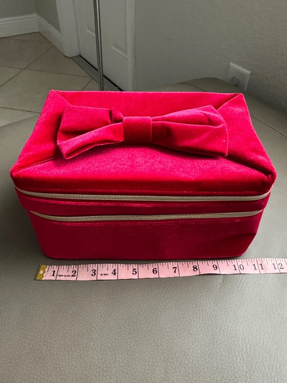 Estee Lauder Velvet Bow Jewelry Case - Bright Fuchsia
